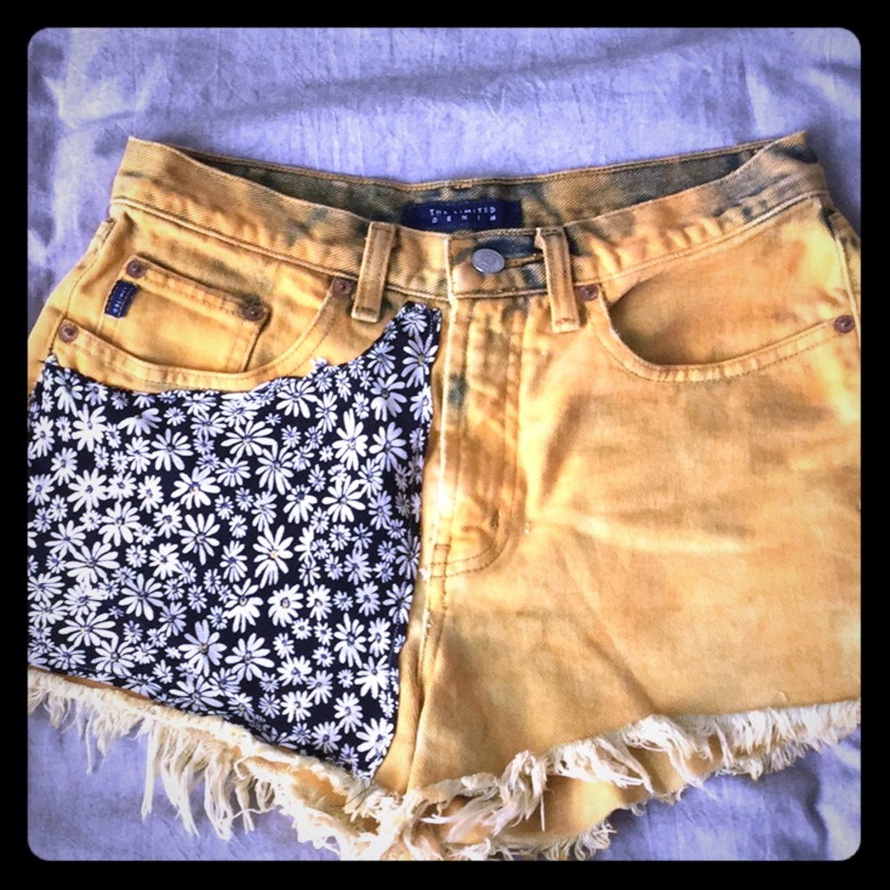 🌻VINTAGE ”Daisy” Duke Cut-Off Shorts🌻